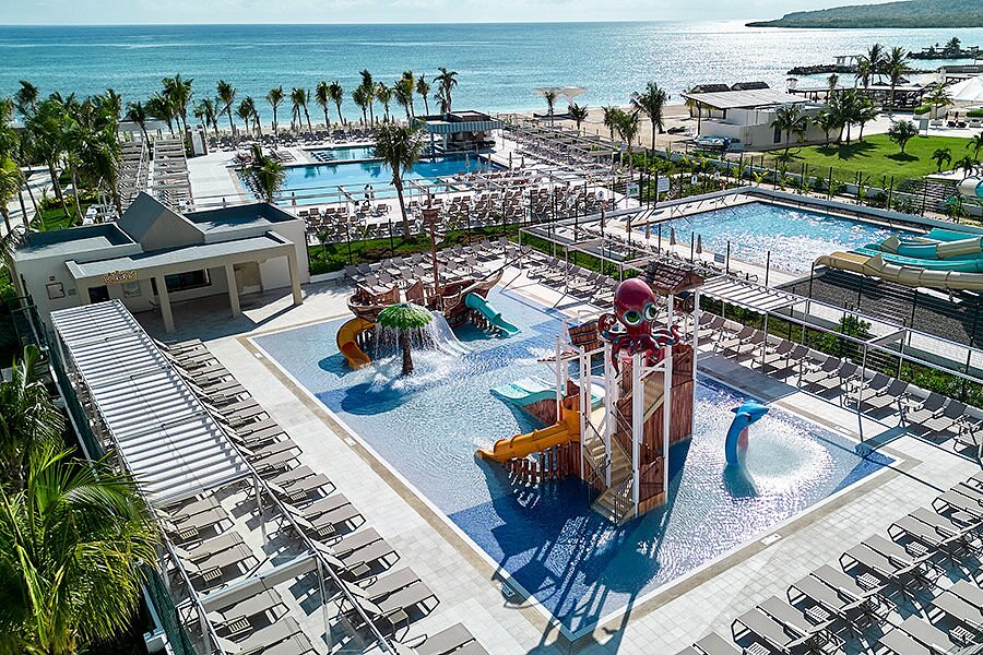 Hotel Riu Palace Aquarelle - Tận hưởng khí hậu ấm áp quanh năm và có thời gian vui vẻ