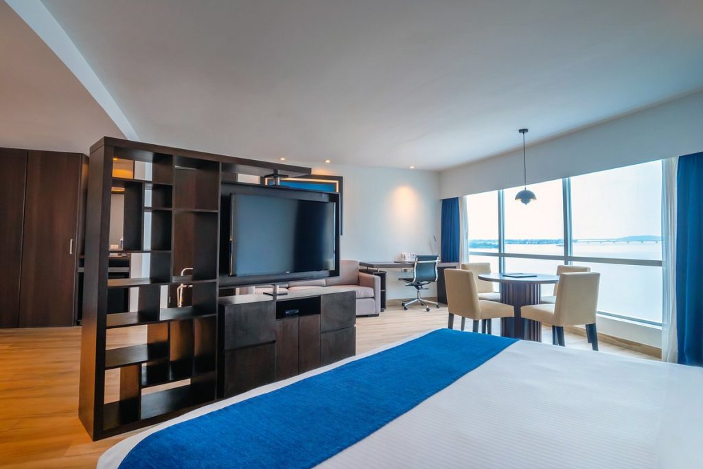 Wyndham Guayaquil Puerto Santa Ana -  Nằm ngay bên cạnh sông Guayas hùng vĩ