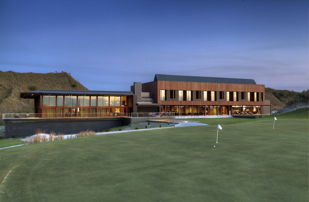 Streamsong Resort, Alfonso Architects - Tê giác không sừng và lạc đà không gù lang thang trên bờ