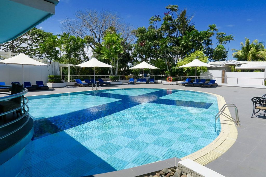 Airways Hotel - Nép mình vào sườn núi trong những khu vườn thực vật của riêng mình với tầm nhìn tuyệt đẹp