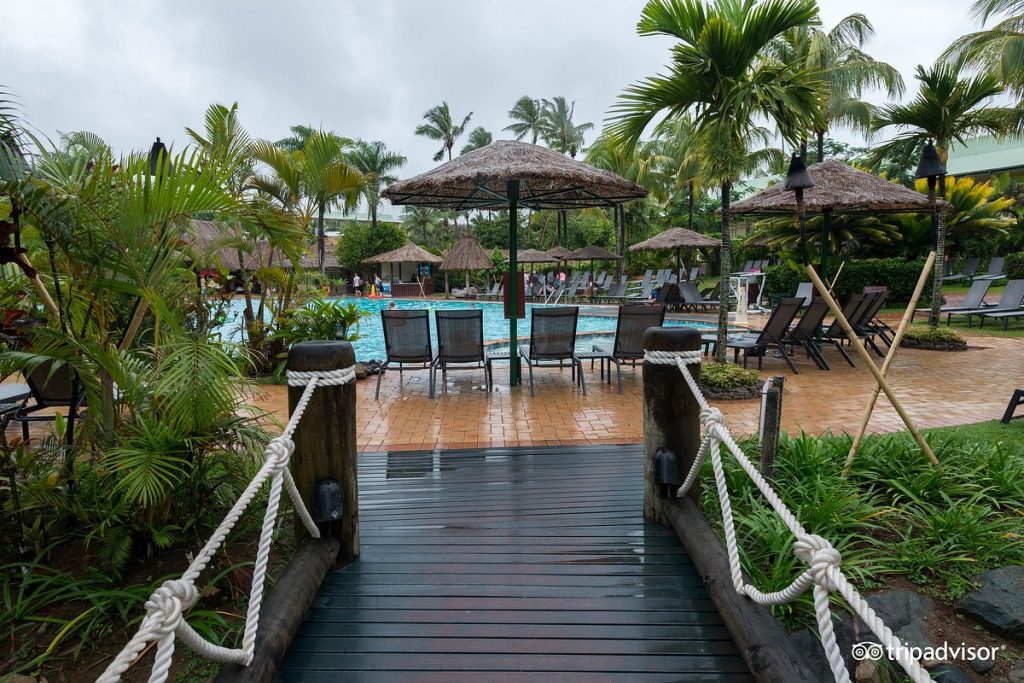 Outrigger Fiji Beach Resort