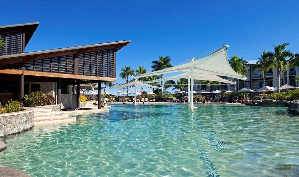 Radisson Blu Resort, Fiji Denarau Island - Nằm giữa 10 mẫu vườn nhiệt đới, thác nước đẹp như tranh vẽ và bãi biển riêng