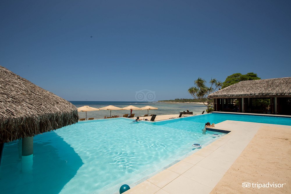 Thiết kế khách sạn Breakas Beach Resort - Hồ bơi vô cực