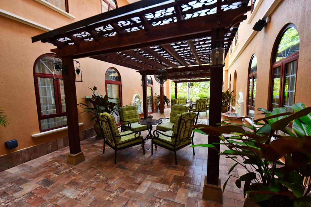 Thiết kế khách sạn Casa Solada với kiến trúc hiện đại kết hợp phong cách Địa Trung Hải