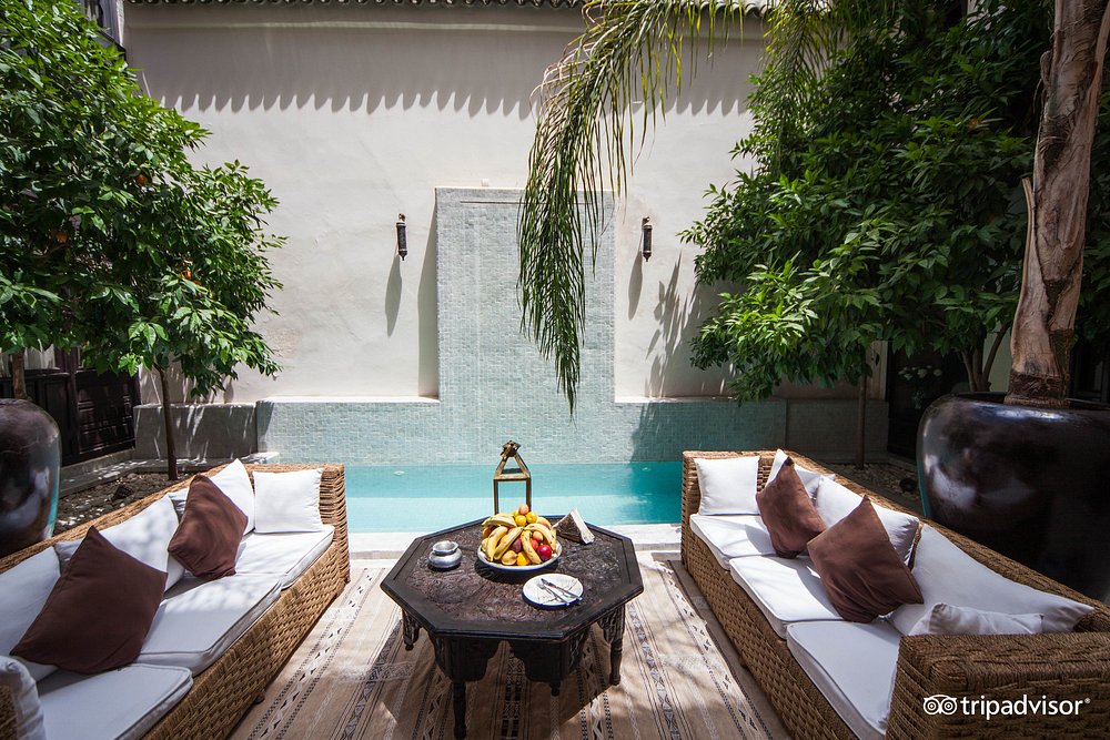 Thiết kế khách sạn Riad Kheirredine - Khu vực sân thượng với tầm nhìn toàn cảnh Marrakech
