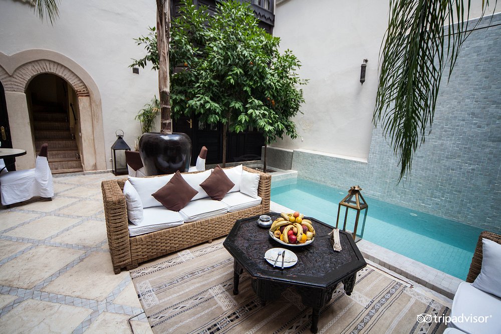 Thiết kế khách sạn Riad Kheirredine - Khu vực sân thượng với tầm nhìn toàn cảnh Marrakech