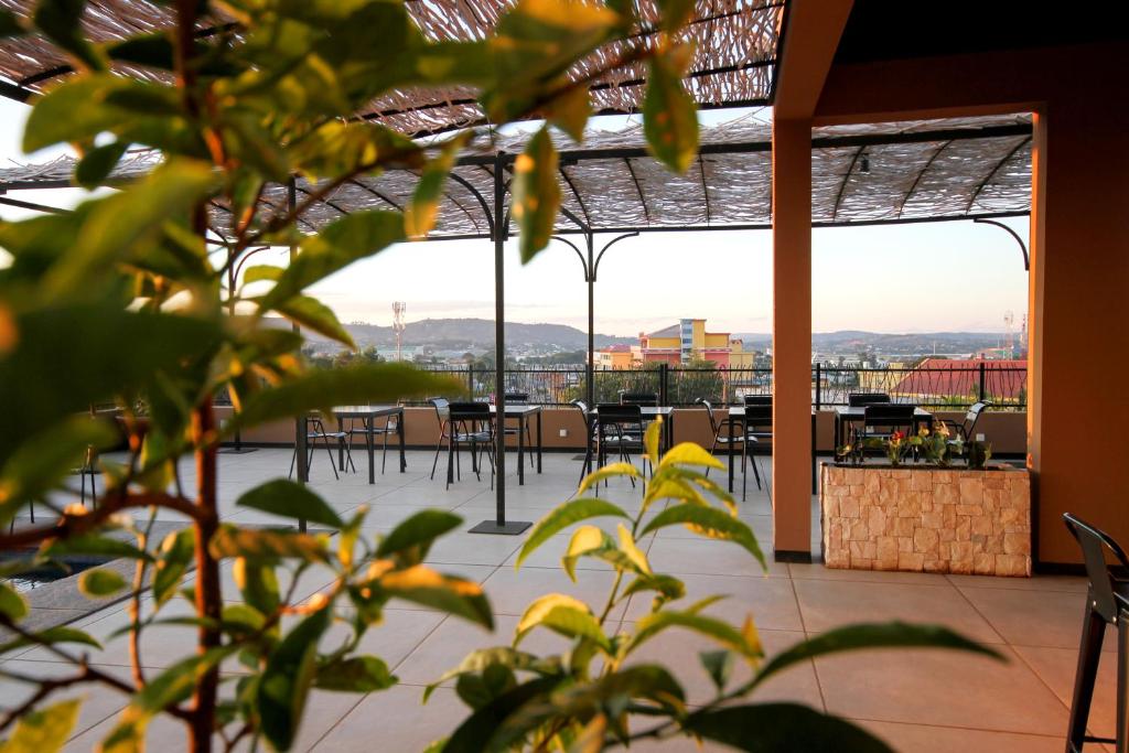 Khách sạn Nosy Manga - Hotel Ivato Airport
