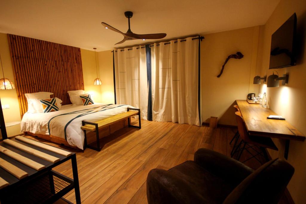 Kiến trúc Nosy Manga - Hotel Ivato Airport