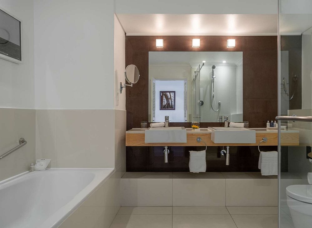 Khách sạn Radisson Blu Hotel Waterfront