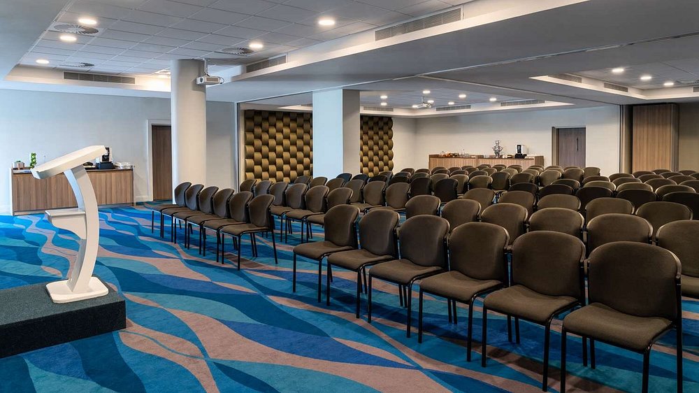 Khách sạn Radisson Blu Hotel Waterfront