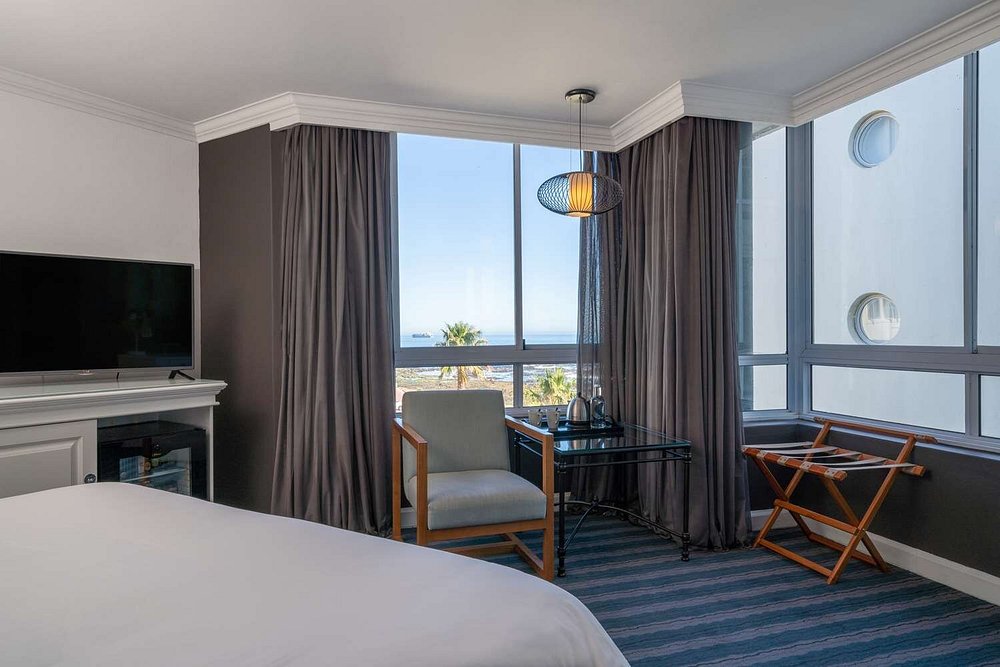 Khách sạn Radisson Blu Hotel Waterfront