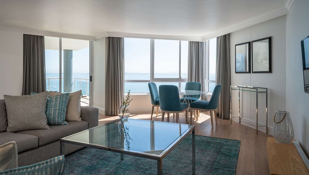 Khách sạn Radisson Blu Hotel Waterfront