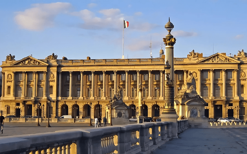 khách sạn Hôtel de Crillon tại Paris với thiết kế phong cách tân cổ điển