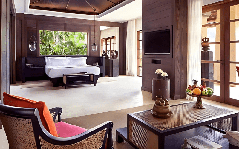  Nội thất phòng Suite tại The Ritz-Carlton, Bali kết hợp giữa gỗ tự nhiên và tre mang lại cảm giác gần gũi với thiên nhiên