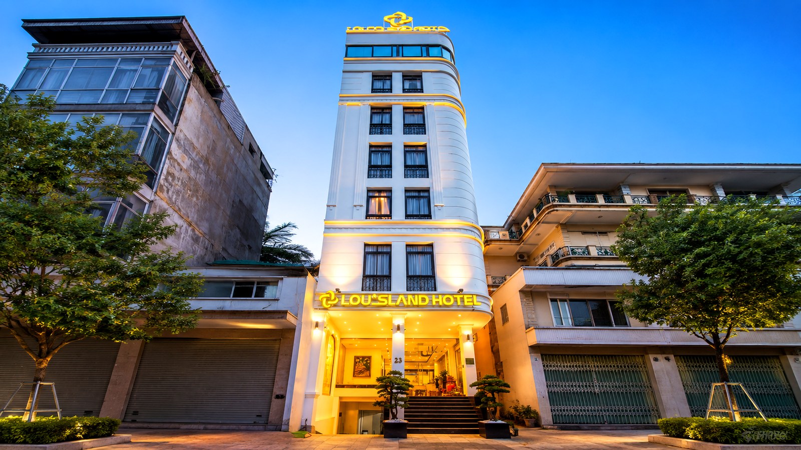 KHÁCH SẠN 3 SAO PHONG CÁCH TÂN CỔ ĐIỂN