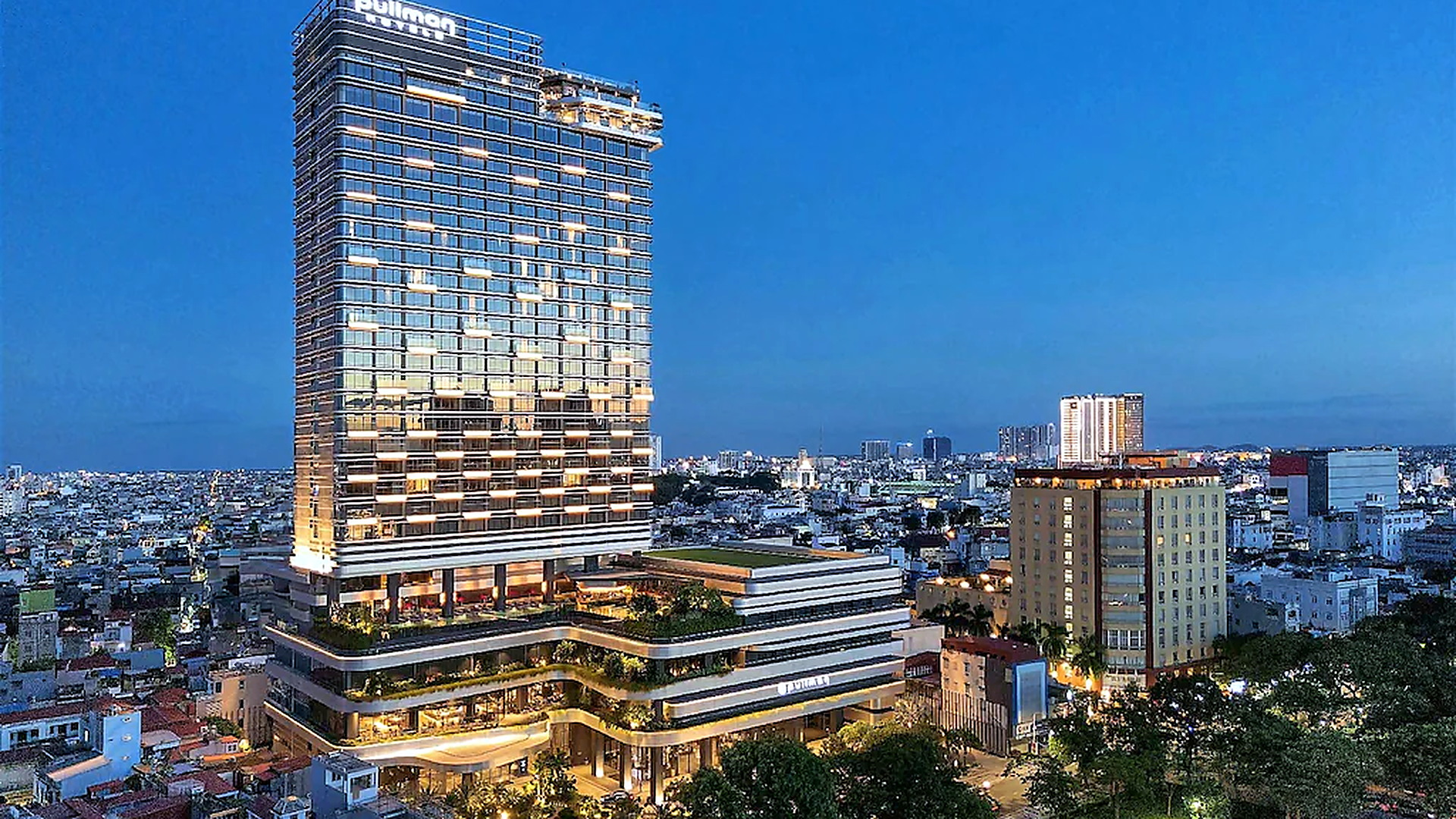 Khách Sạn 5 Sao Phong Cách Hiện Đại: Không Gian Đẳng Cấp, Tiện Nghi Toàn Diện