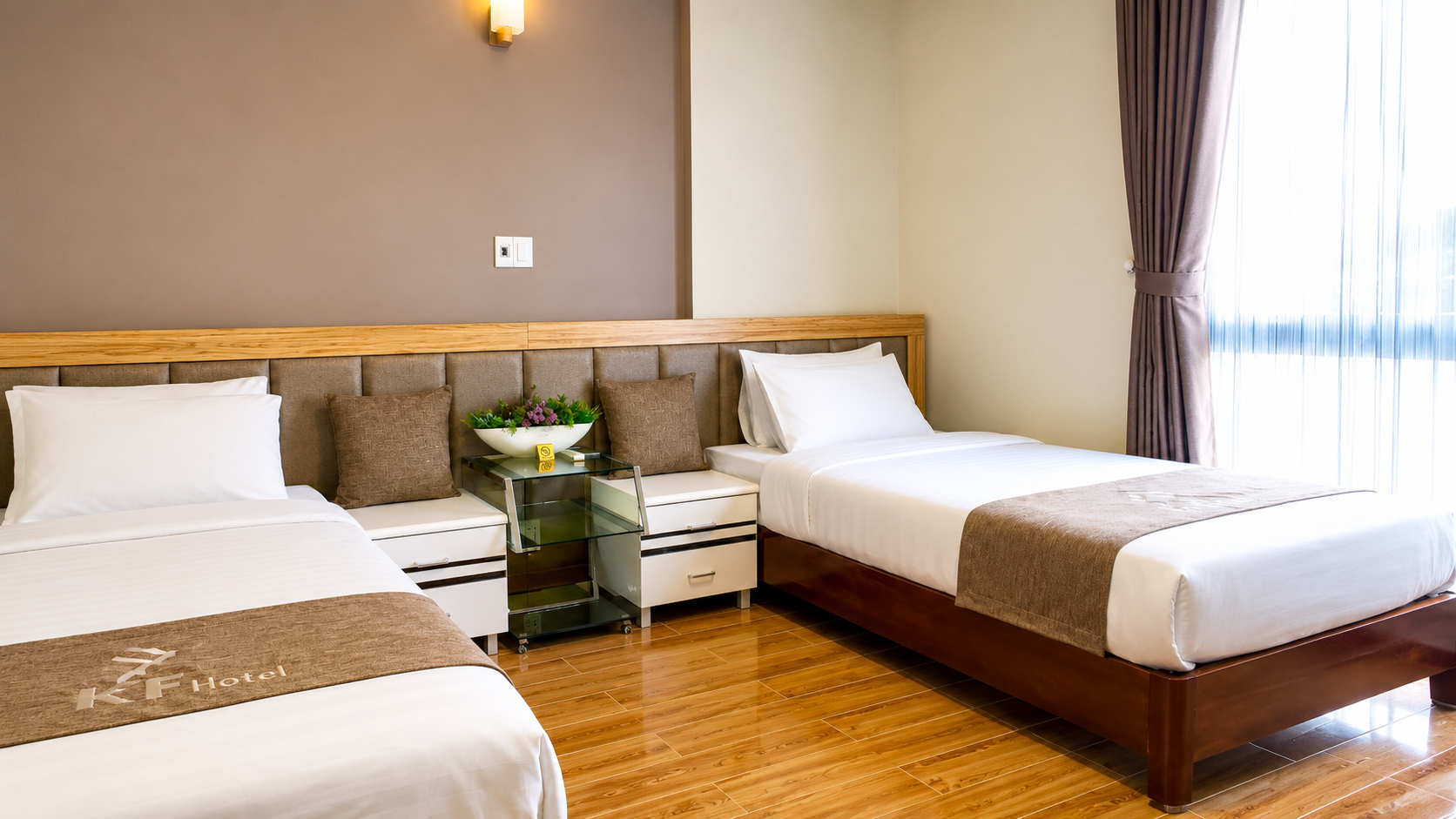 Phòng hai giường đơn phù hợp cho khách công tác hoặc nhóm khách lưu trú ngắn ngày.