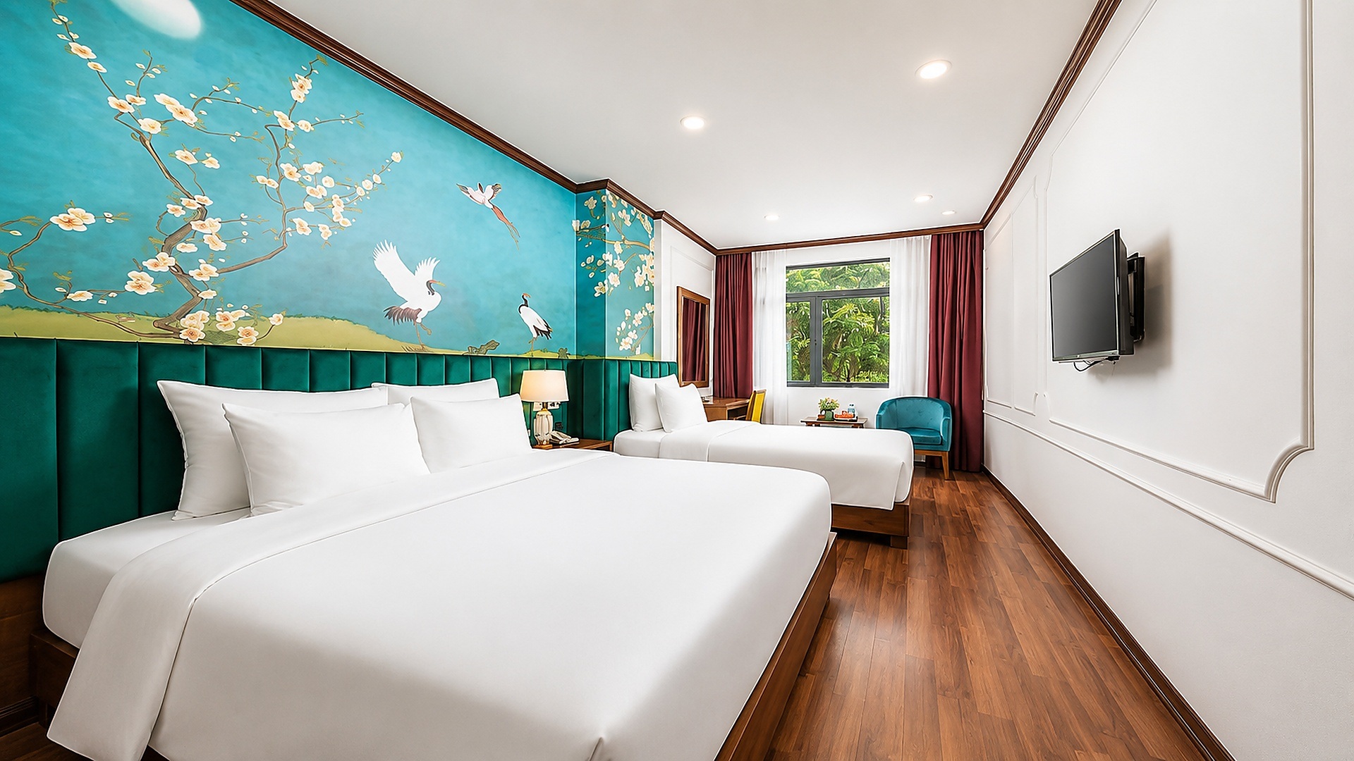 Phòng twin khách sạn 3 sao phong cách Đông Dương với gam xanh ngọc đặc trưng.