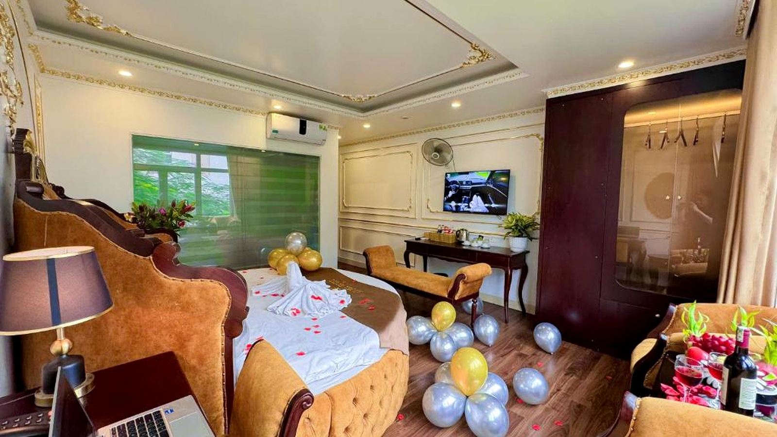 Thiet ke khach san 3 sao phong cao cap tan co dien 02