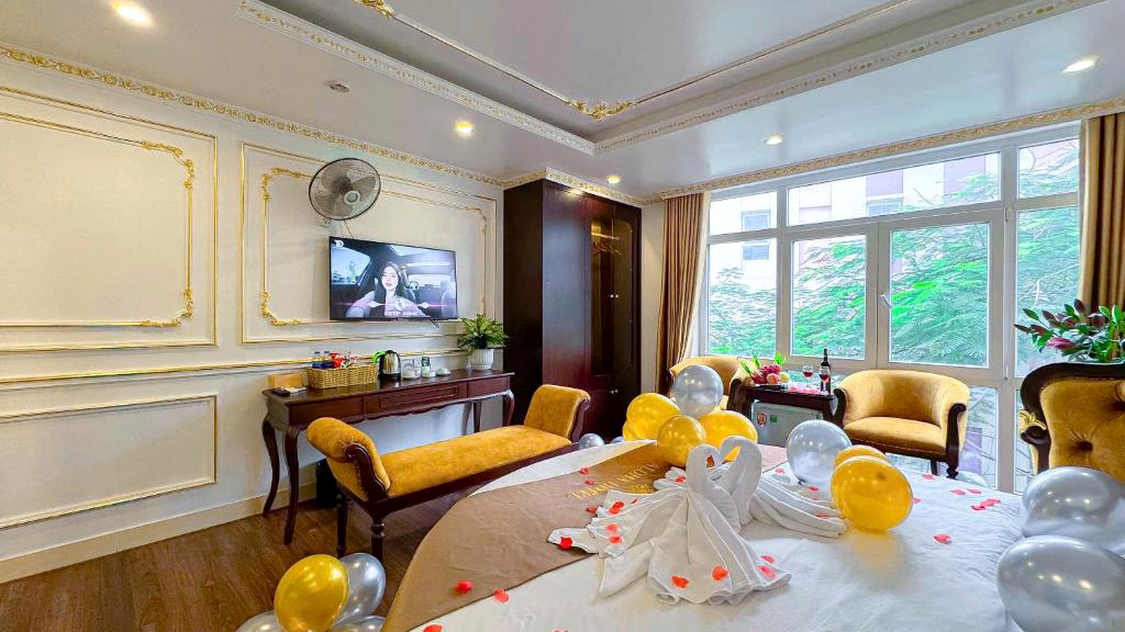 Thiet ke khach san 3 sao phong cao cap tan co dien 03