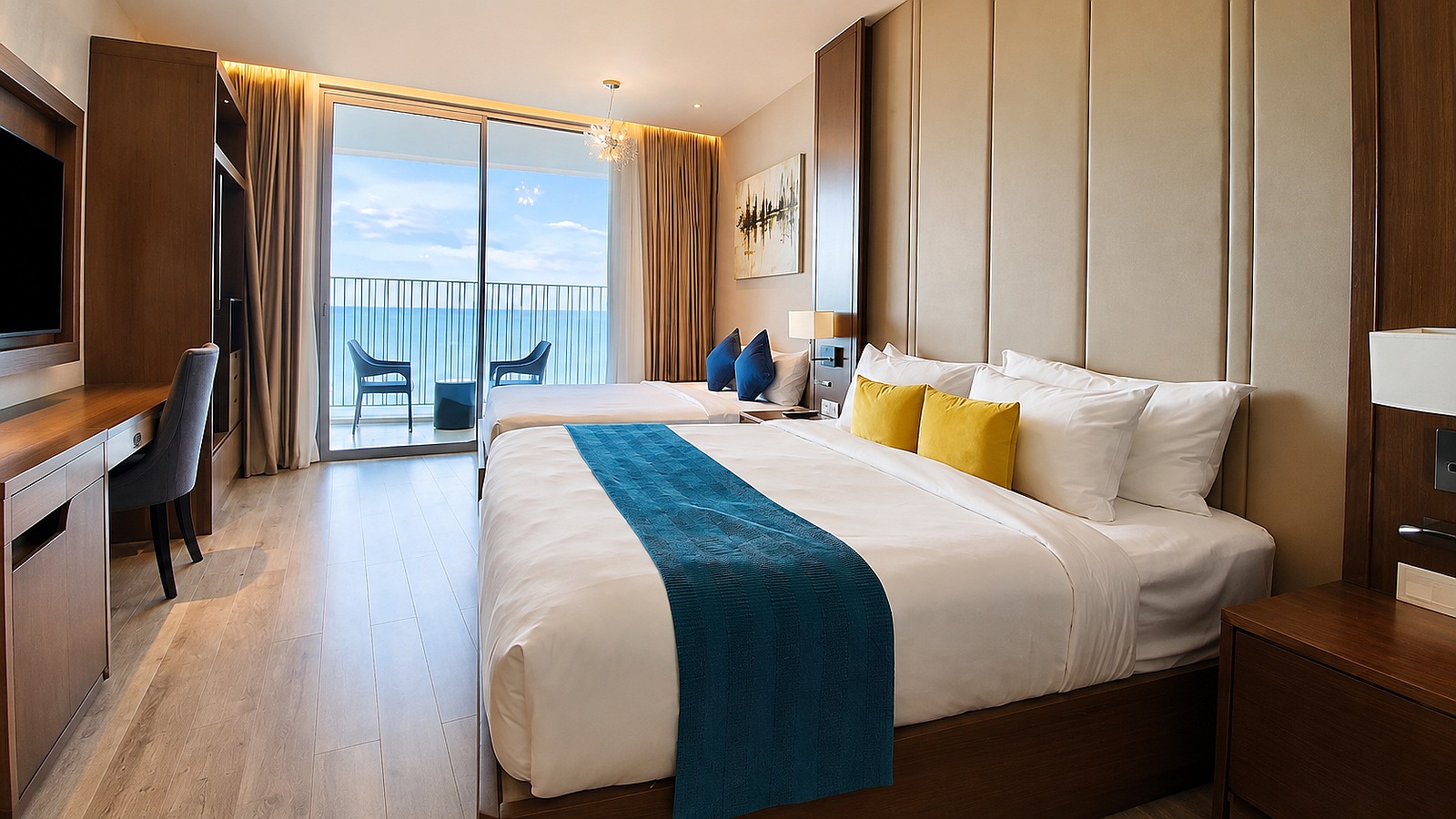 Phòng khách sạn view biển hiện đại, sáng thoáng và tiện nghi.