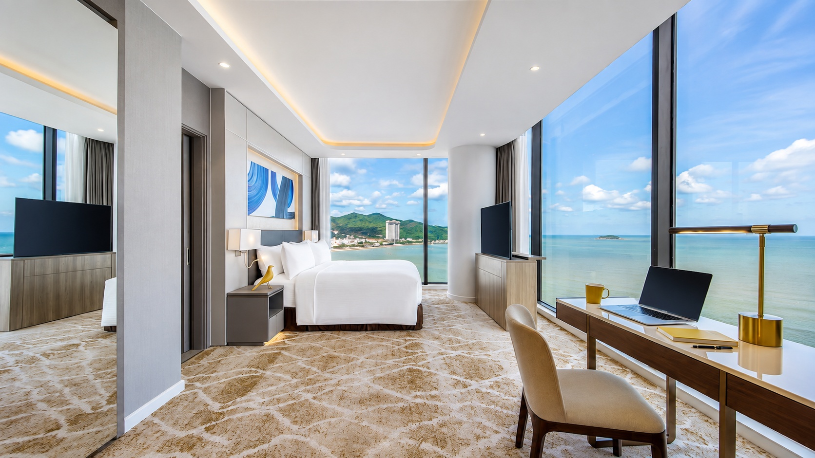 Phòng nghỉ view biển sang trọng tại khách sạn 5 sao phong cách hiện đại ở Nha Trang