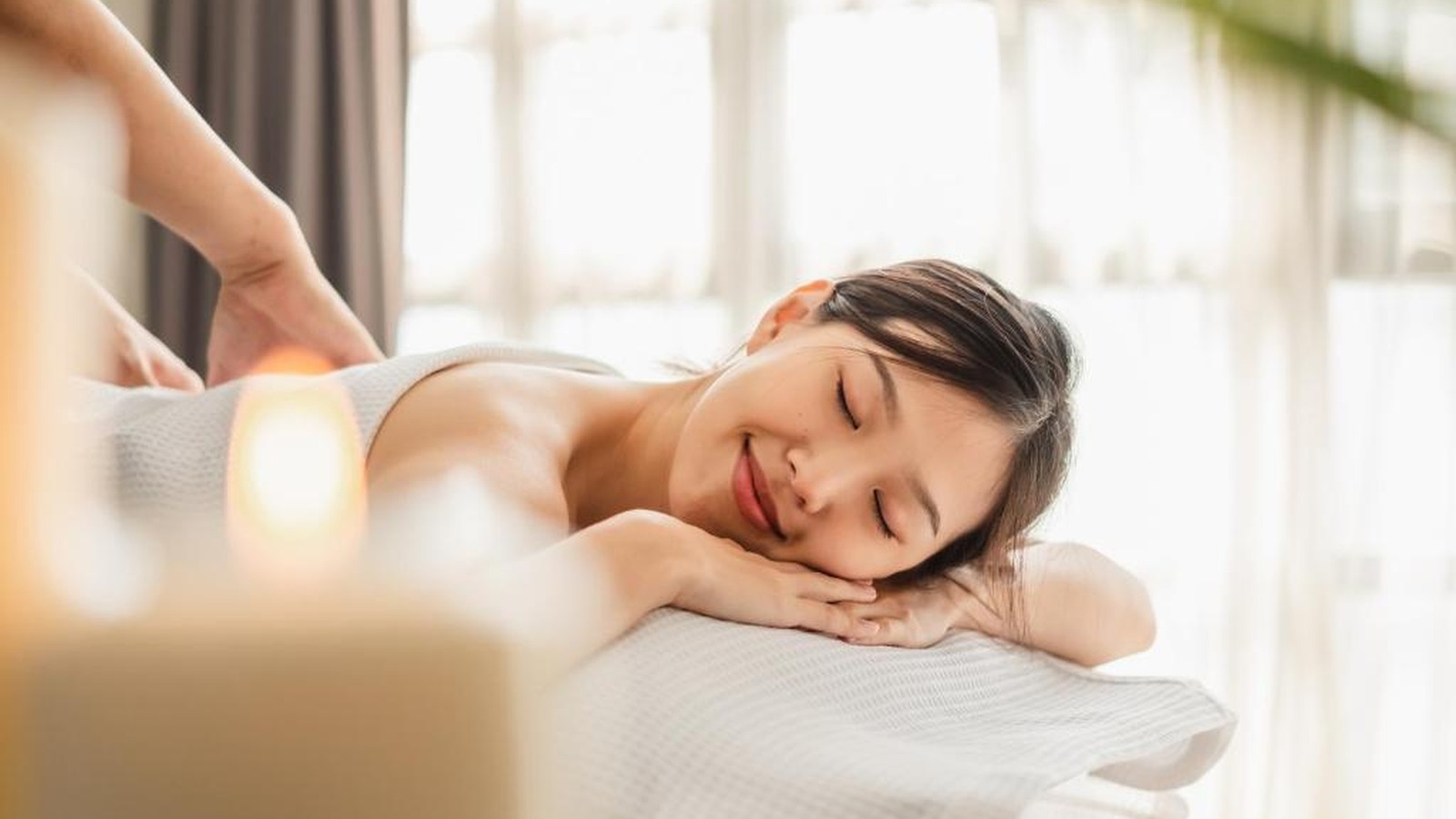 Dịch vụ massage bổ sung lớp chăm sóc con người cho một không gian vốn đã hướng tới sự tĩnh và phục hồi.