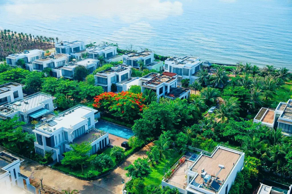 Resort 3 sao phong cách hiện đại nhiệt đới bên biển