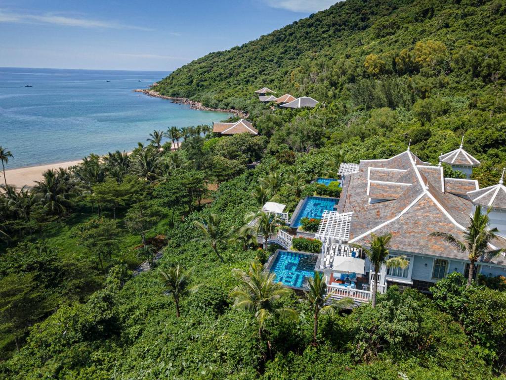 Resort 5 sao phong cách Indochine đương đại bên biển
