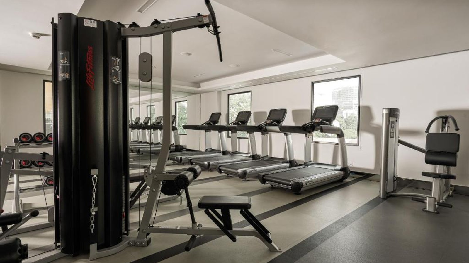 Phong Gym Khach San 5 Sao 1