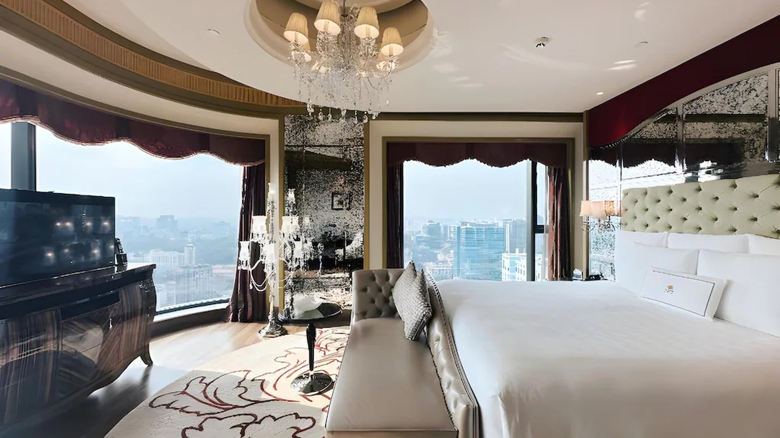 Khách sạn 5 sao phong cách tân cổ điển xa hoa