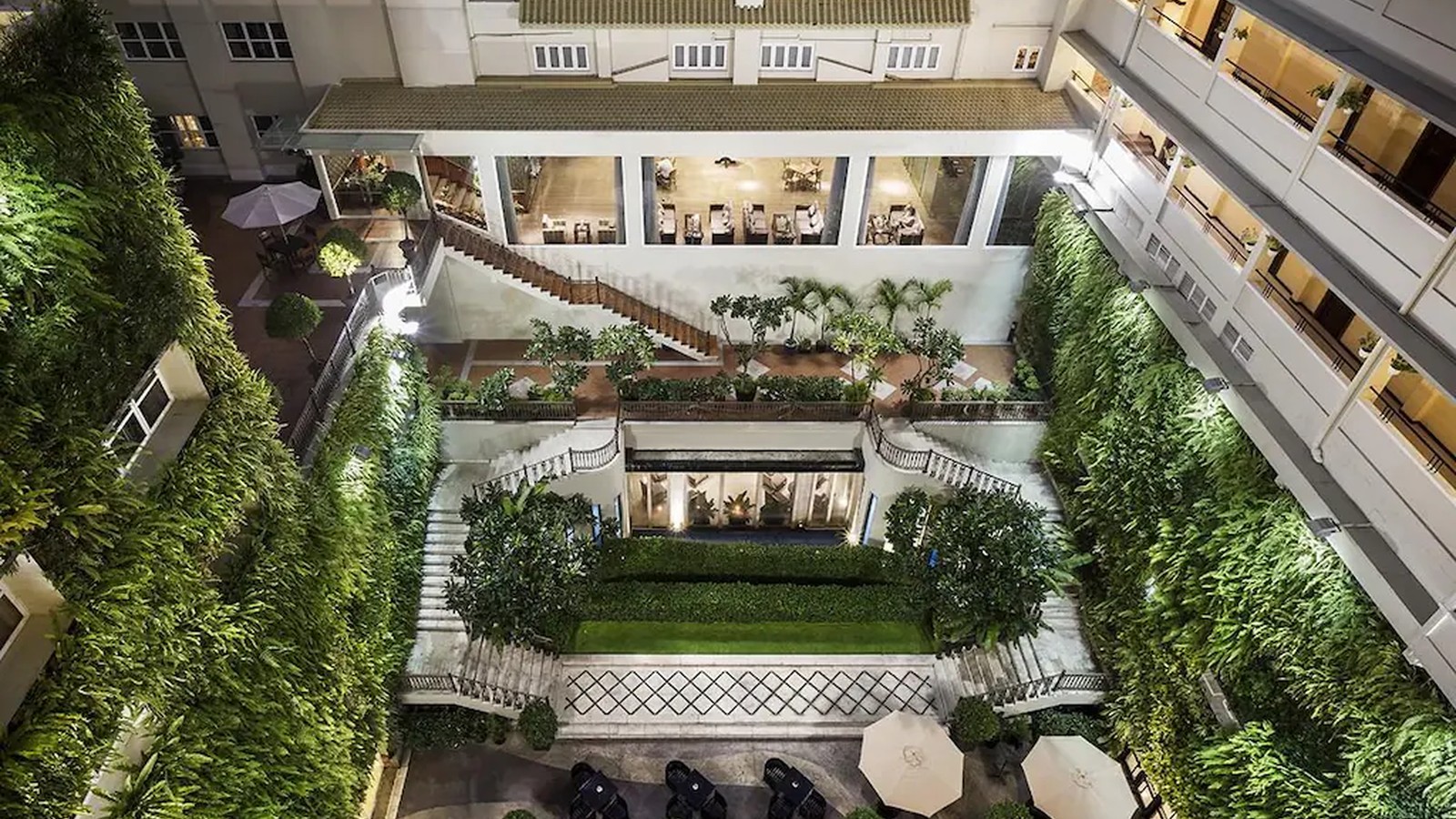 Khách sạn 5 sao phong cách Indochine đa tiện ích