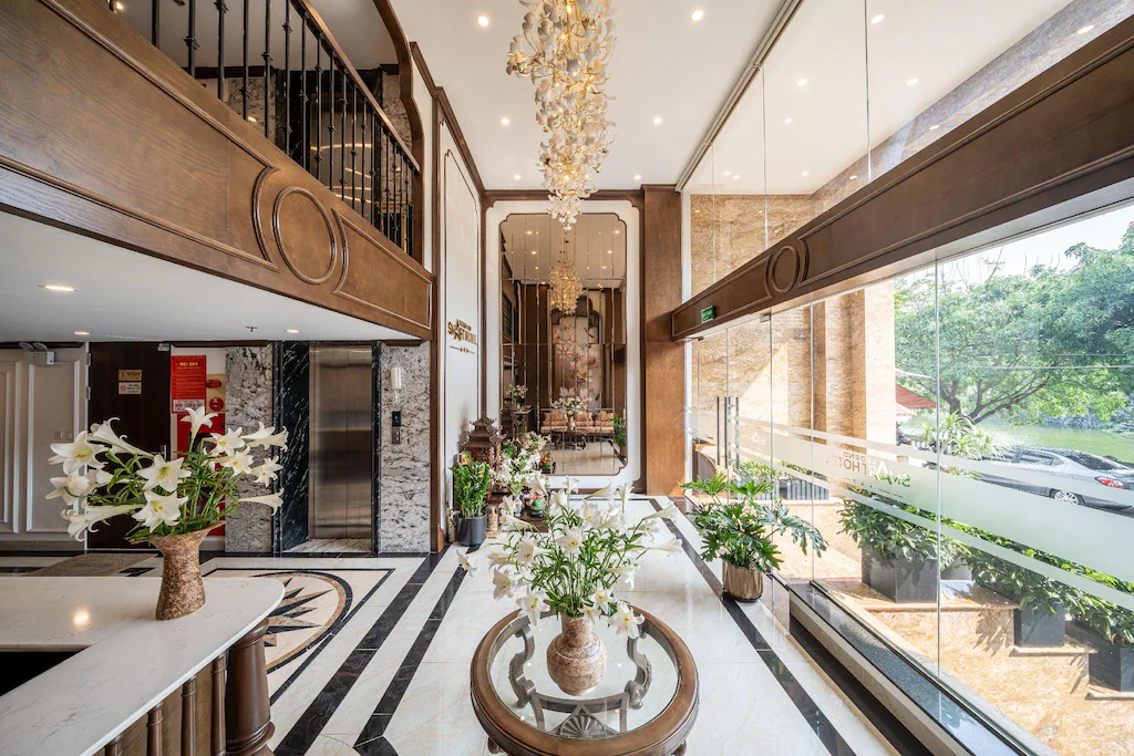 Khách sạn 4 sao phong cách Indochine và tiện ích nghỉ dưỡng